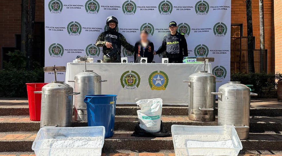 #Medellín/ Desmantelado centro de producción de cocaína y anfetaminas en Altavista; una mujer fue capturada