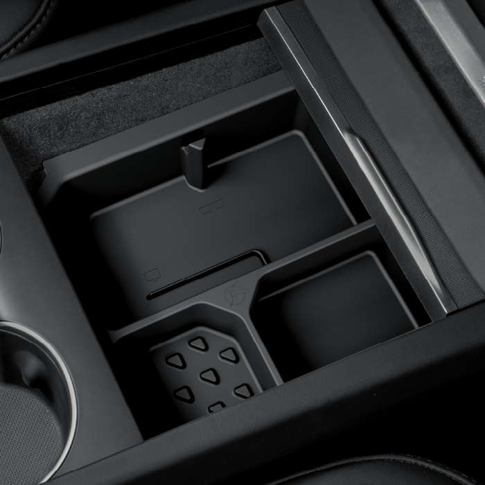 Miniatura: Organizador HALOBLK instalado bajo la pantalla del Tesla
