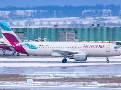 Europe's Airlines Split Into Two Camps as Winter Capacity Bets Diverge