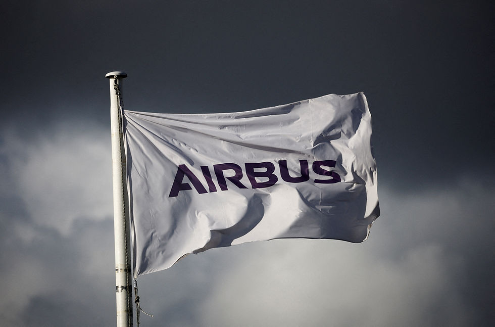 Airbus Faces Delivery Test as Half-Year Results Land With Buyback and Succession in View
