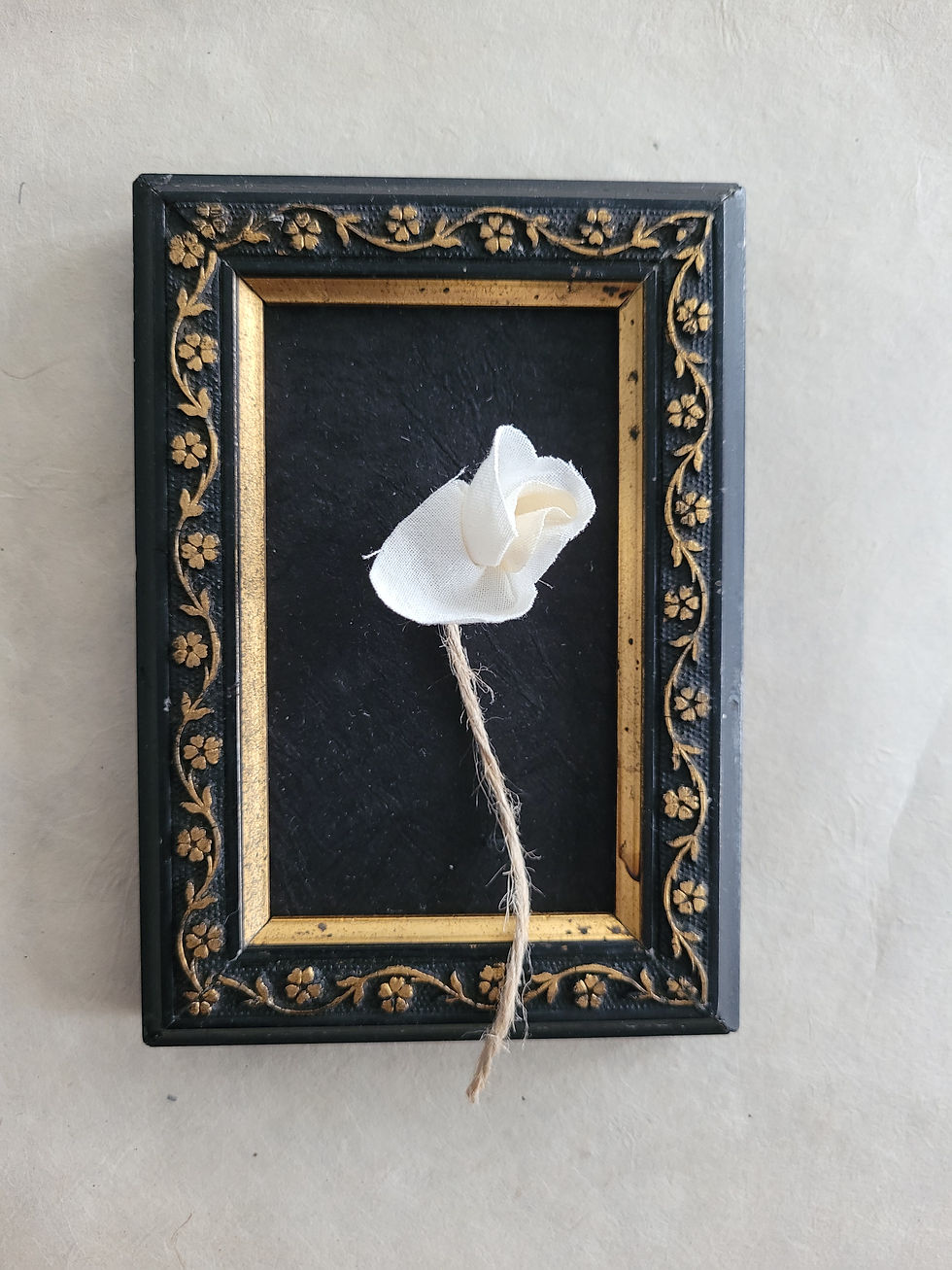 Miniature : PETIT CADRE SCULPTÉ