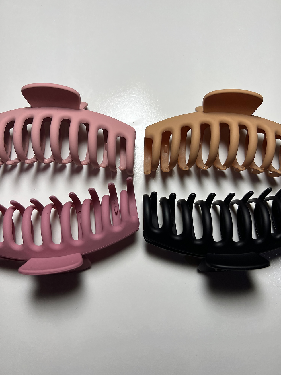 Thumbnail: THE “LAUREN” CLAW CLIP - LIGHT PINK 