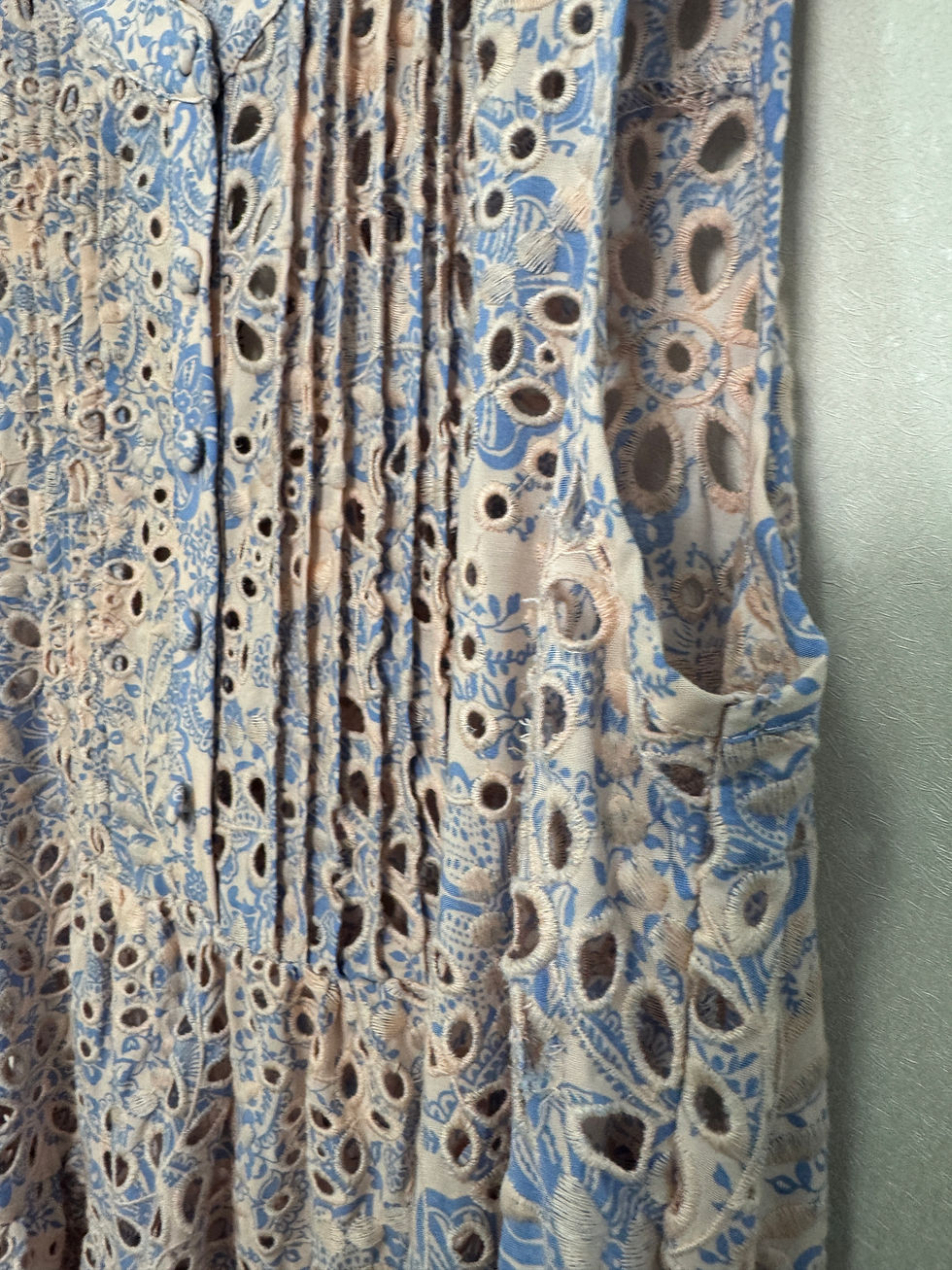 縮圖：蓝色蕾丝无袖连衣裙