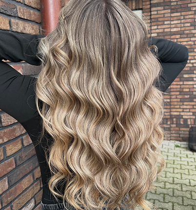 Balayage, Toner + Rootmelt, Oligo Smart Bond Herstelbehandeling. Weft Extension (100g), Knippen & Styling.