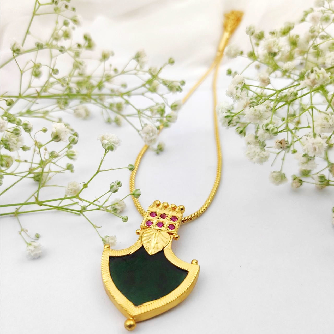 Palakka Pendant Chain