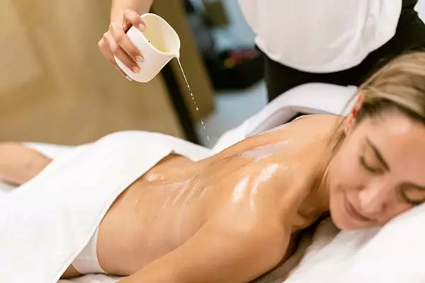 warm-oil-massage-3.webp