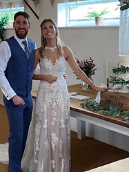 wedding cake cutting photograph