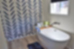 Standalone bathtub
