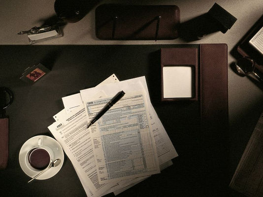 How Billionaires Legally Pay Less Taxes