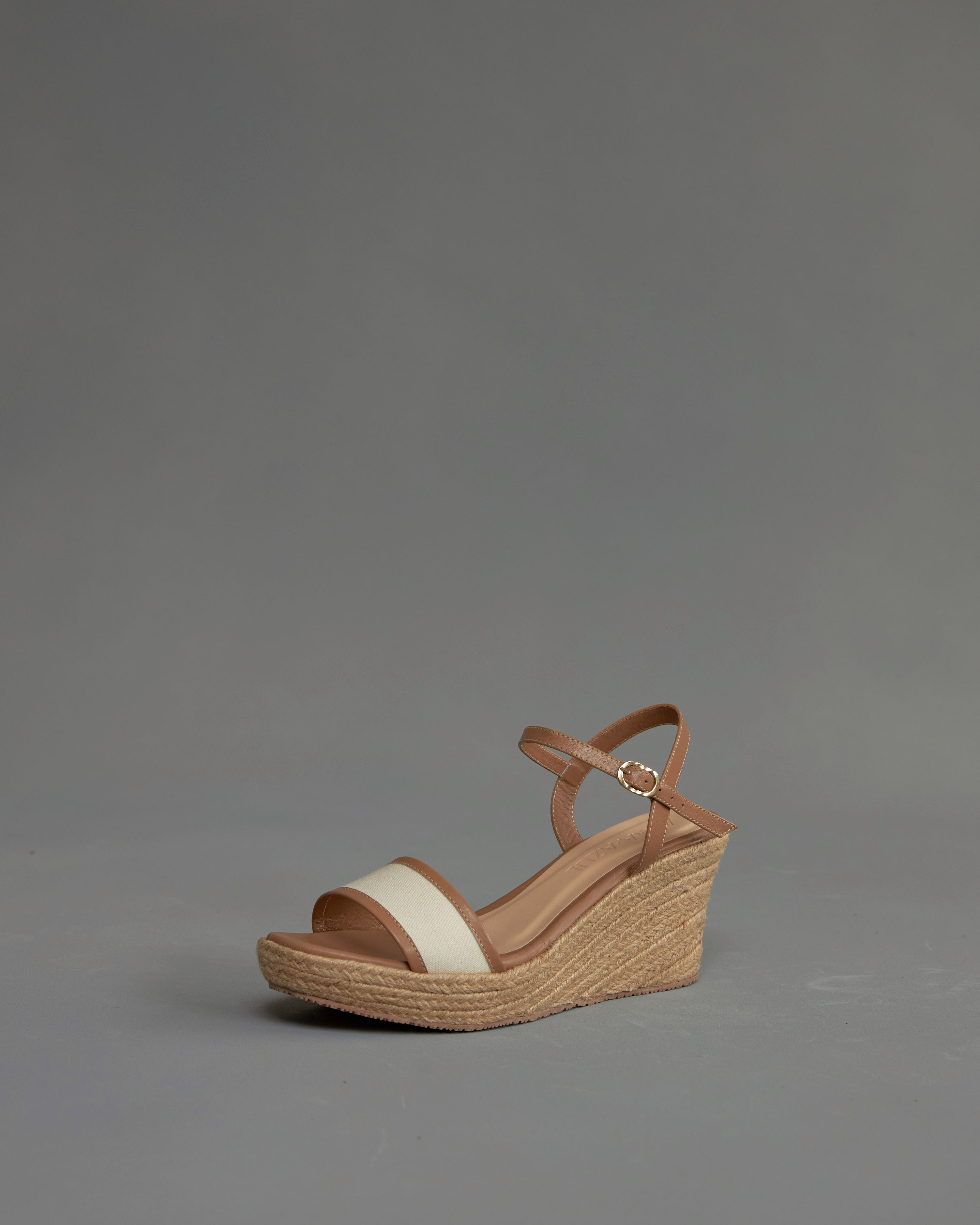 Elviona Lona Plataform Heels