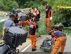 River outing turns tragic: Five bakeshop workers went for a river swim in Bontoc—two never made it home