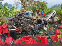 Passenger dies after truck’s brake fails and slams into barrier in Baguio