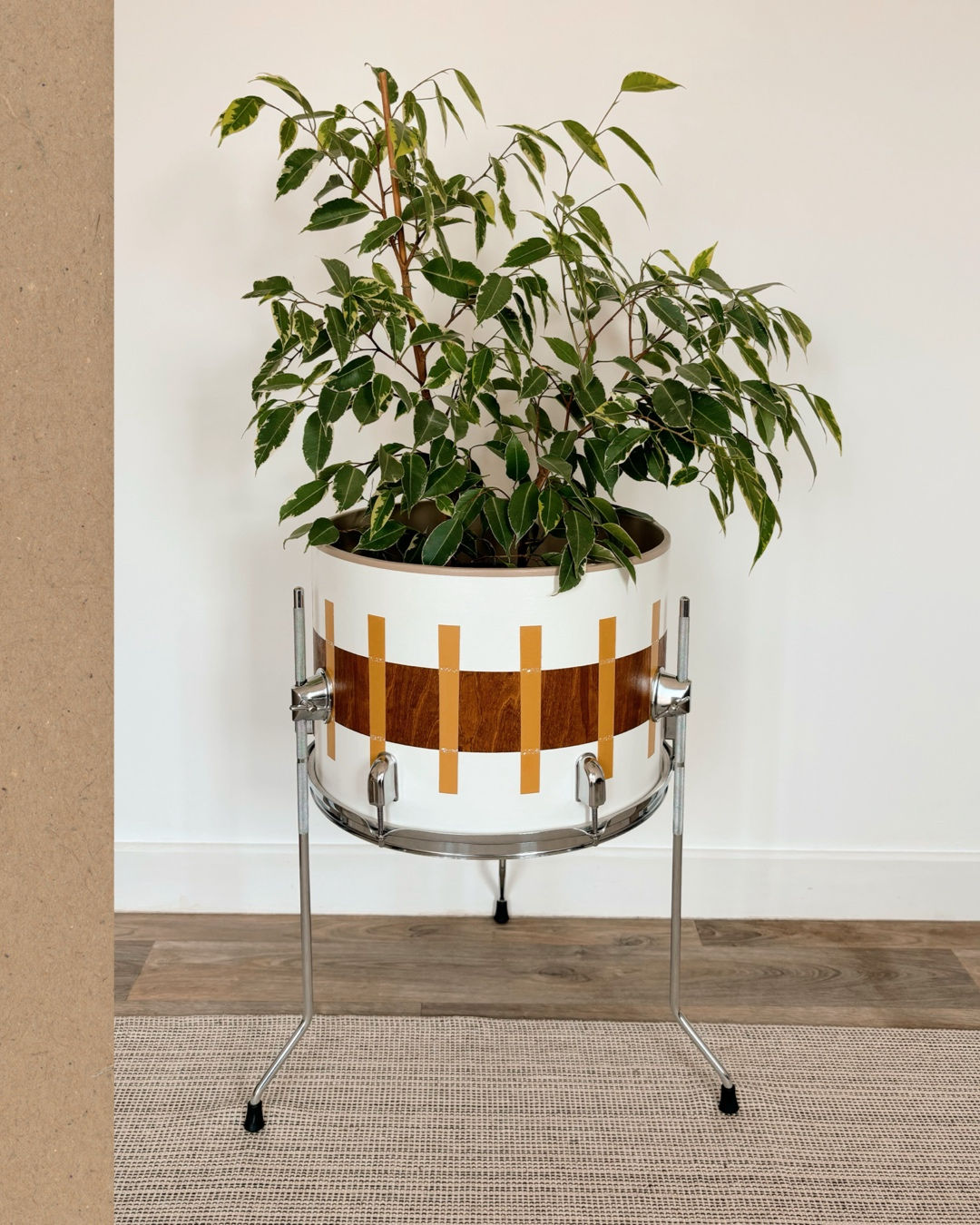 Drum Planter with Legs