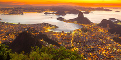 Pão de Açúcar ao amanhecer visto do Cristo, Rio de Janeiro_Sugarloaf Mountain at sunrise s