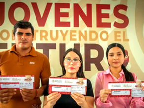 Jóvenes construyendo el futuro con sus tarjetas