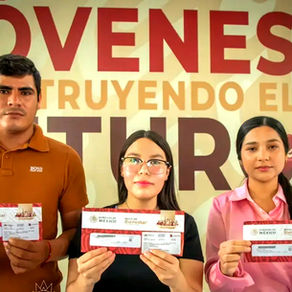 Jóvenes construyendo el futuro con sus tarjetas