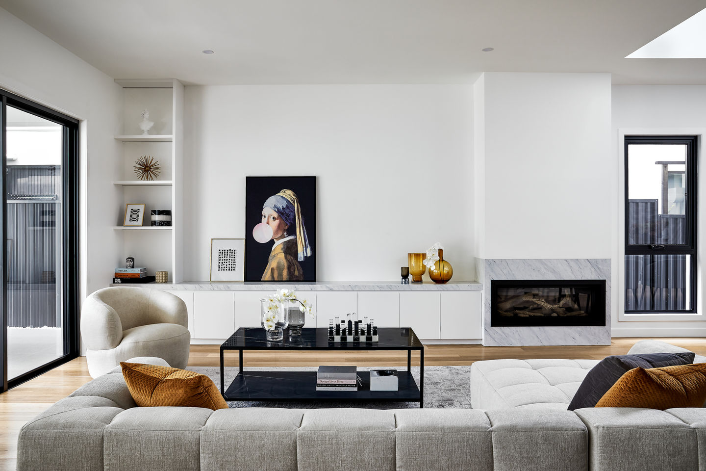 39LinksAve_LoungeRoom_247 1 1