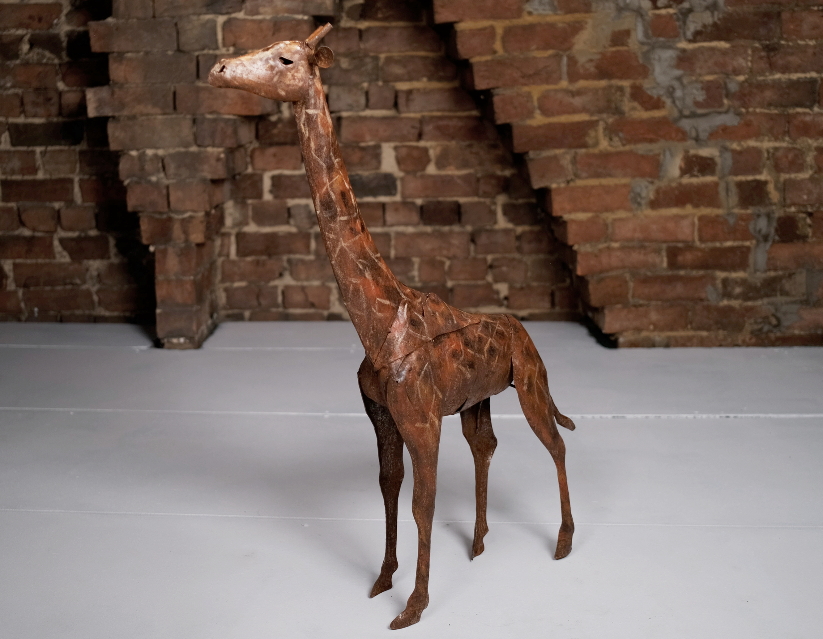 Metal Giraffe Sculpture