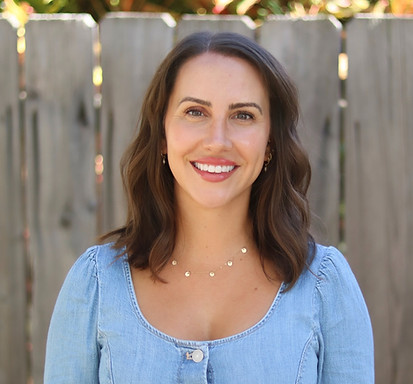 Lauralee Headshot_edited_edited.jpg