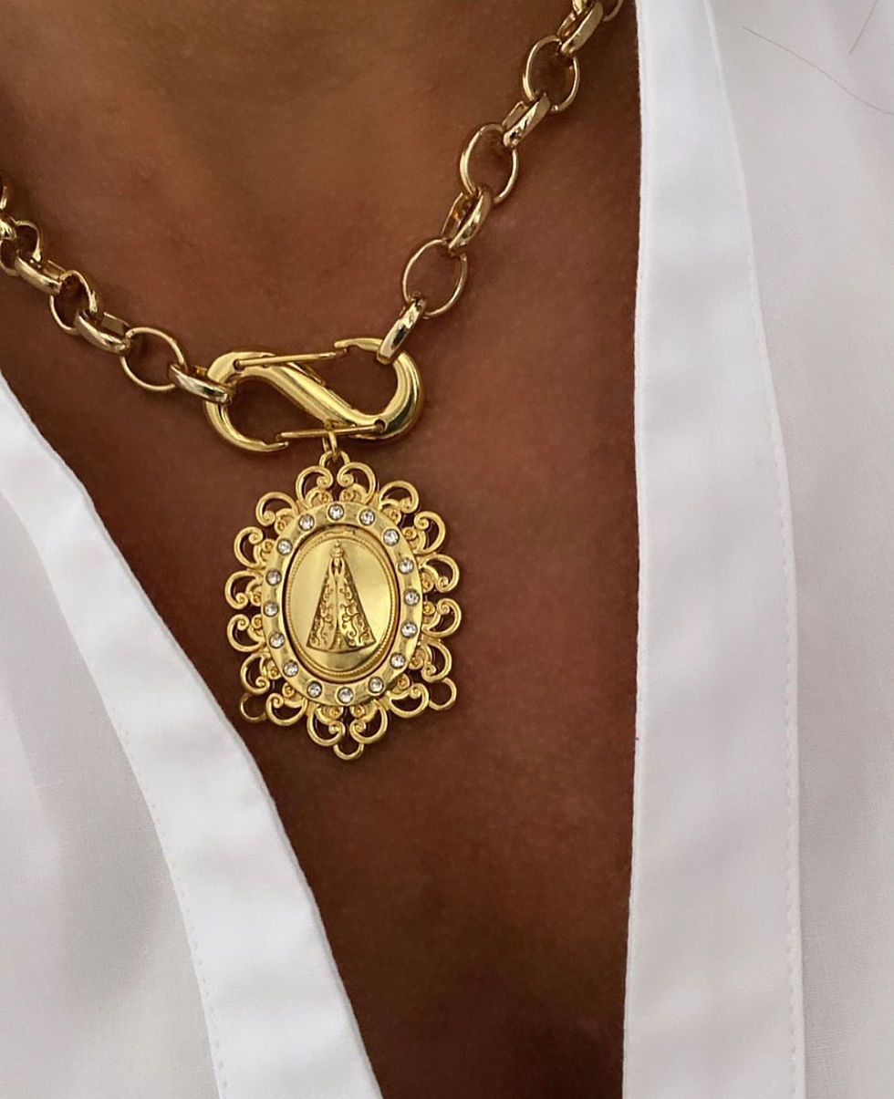 Colar nossa senhora emoldurada