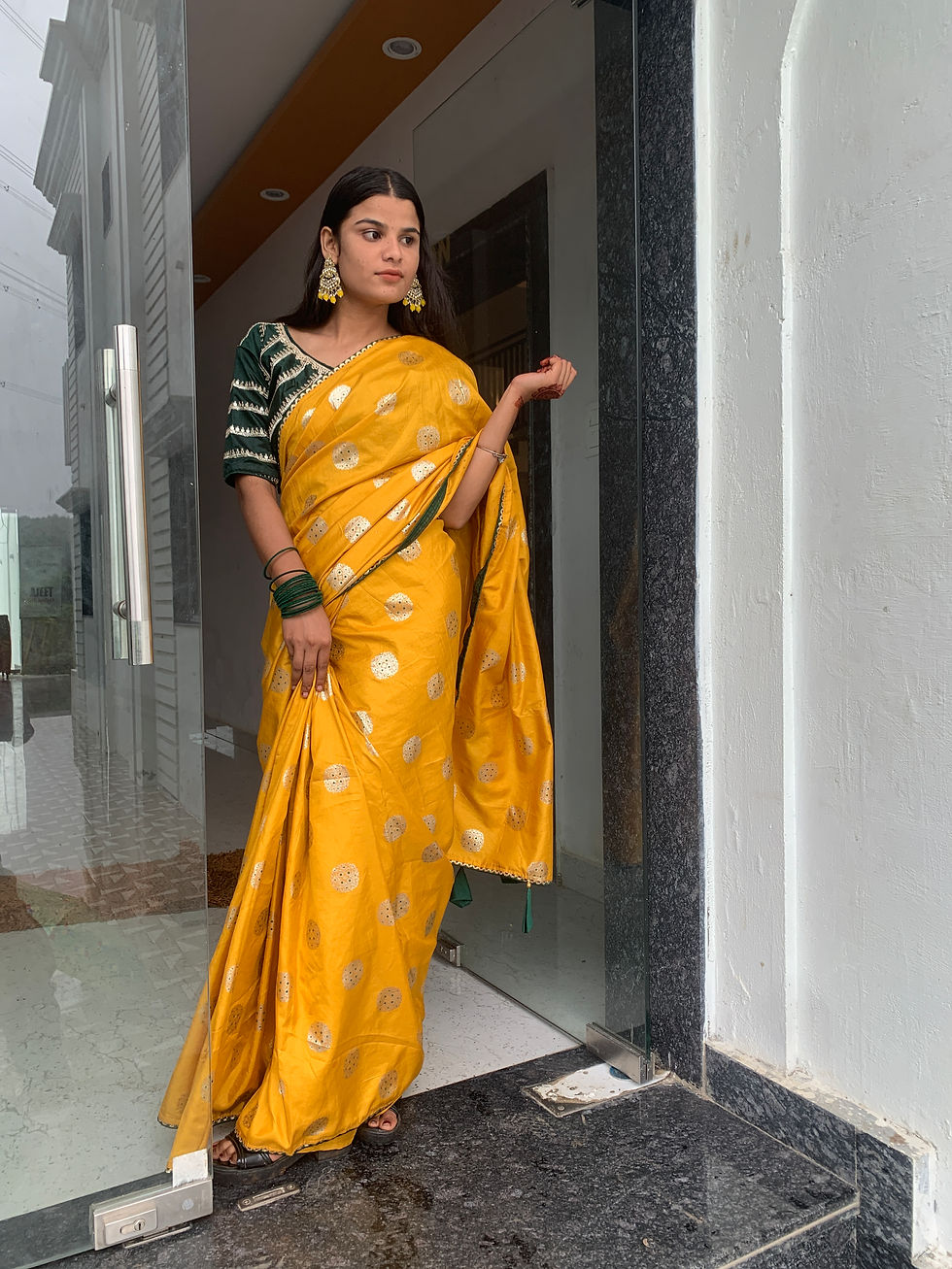 Thumbnail: Women’s saree🎀