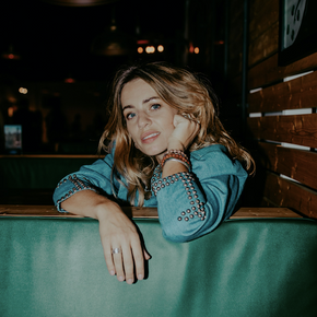 Deborah Parlor Discusses New EP 'Nowhere Land'