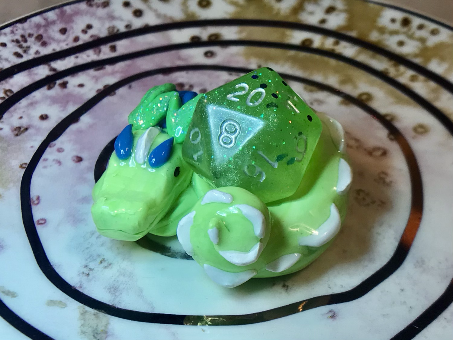 Sleepy Dice Dragon- kiwi/blue/white