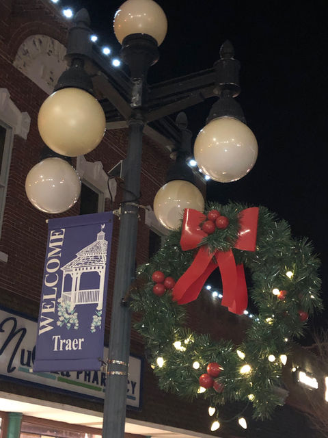 Holiday Happenings-StreetDecorations.jpeg