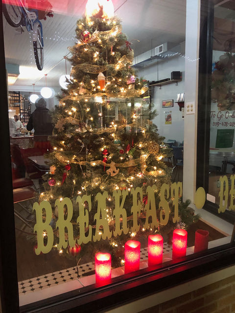 Holiday Happenings-window decor