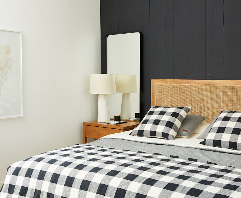 Dormitorio decorado con ropa de cama Catania