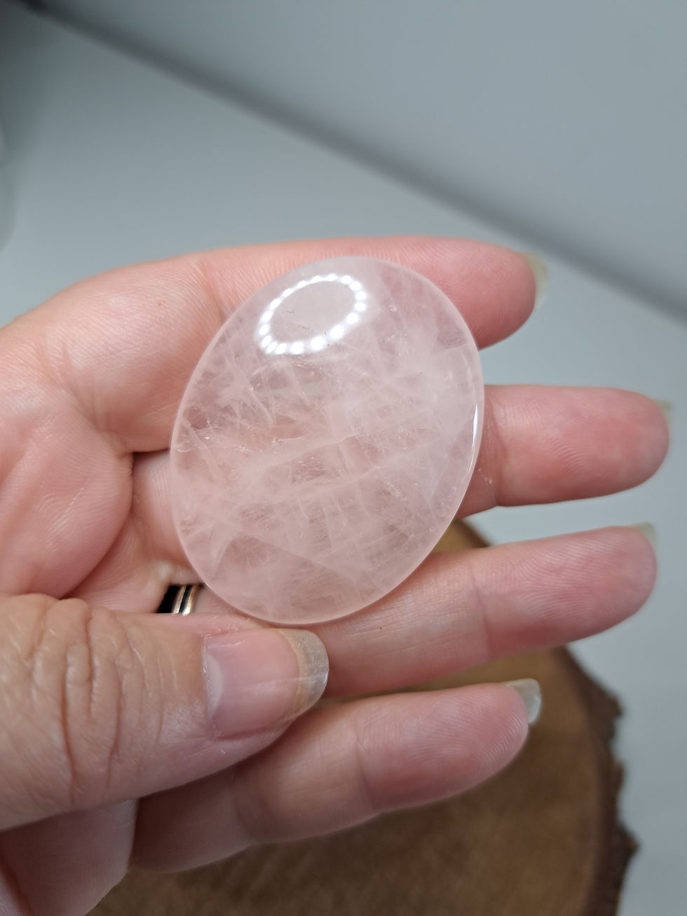 Miniature : Pierre de pouce (worry stone) en Quartz Rose A