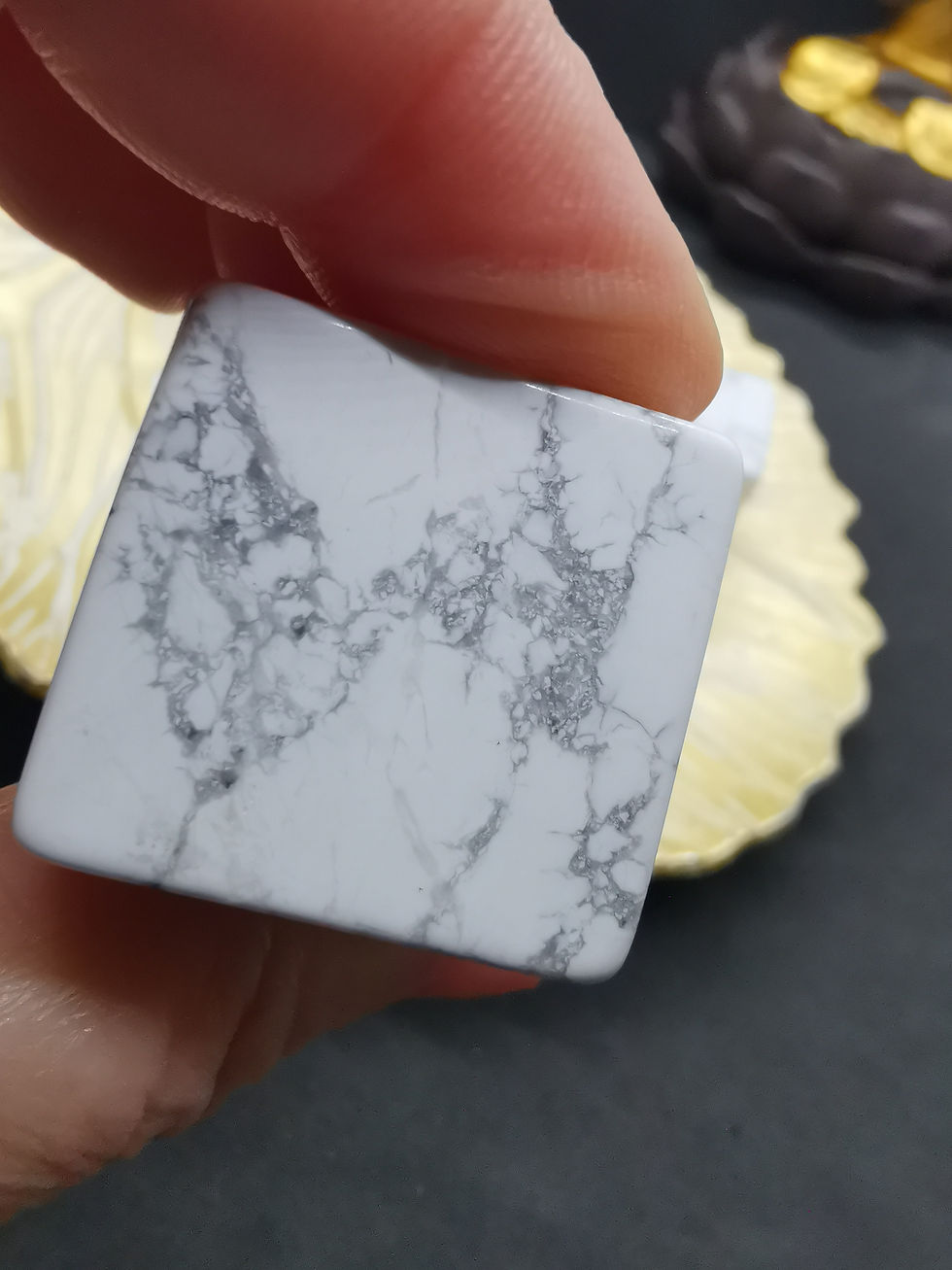 Miniature : Cubes Howlite Blanche