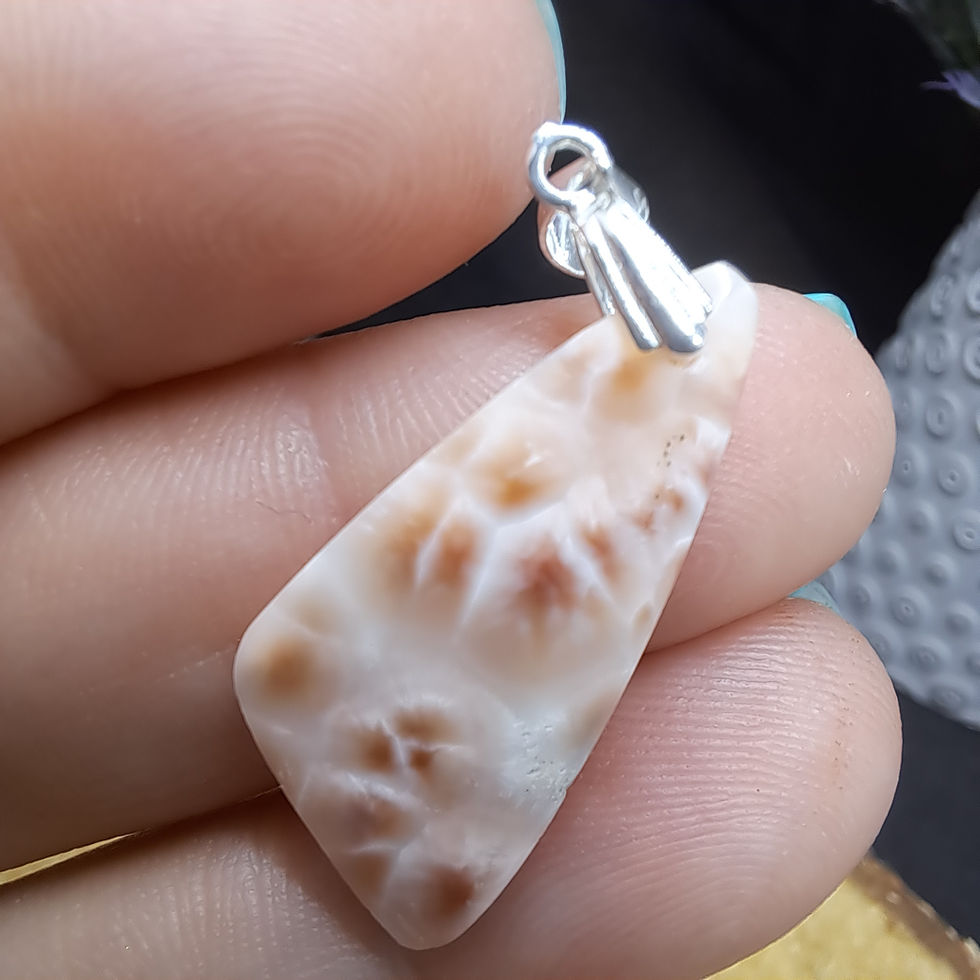 Miniature : Pendentif avec bélière en argent 925 en Natrolite Rose