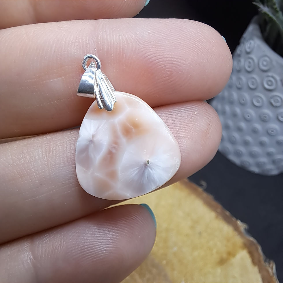 Miniature : Pendentif avec bélière en argent 925 en Natrolite Rose