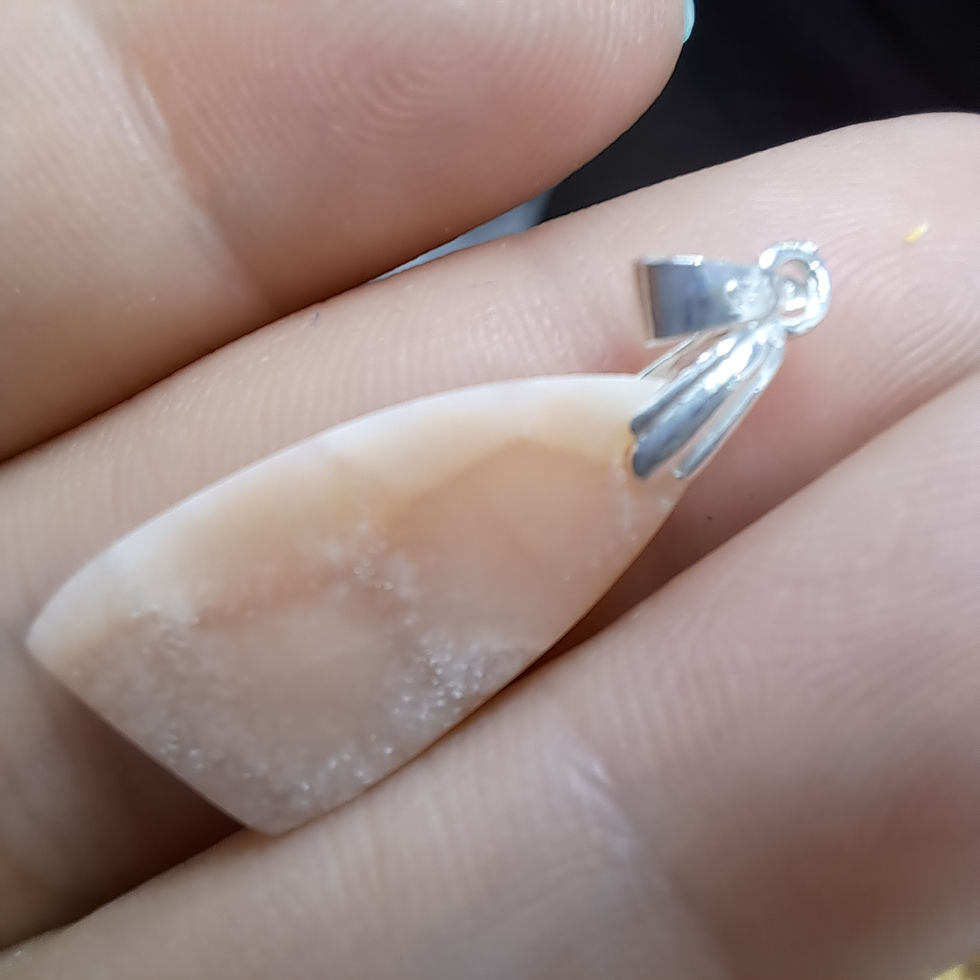 Miniature : Pendentif avec bélière en argent 925 en Natrolite Rose