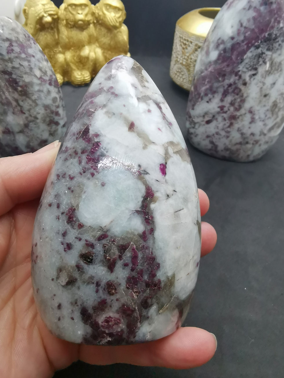 Miniature : Formes Libres en Tourmaline Rose sur Quartz A+