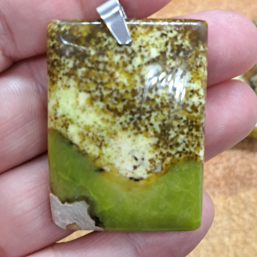 Miniature : Pendentif Pierre Plate Rectangle en Opale Verte AA+