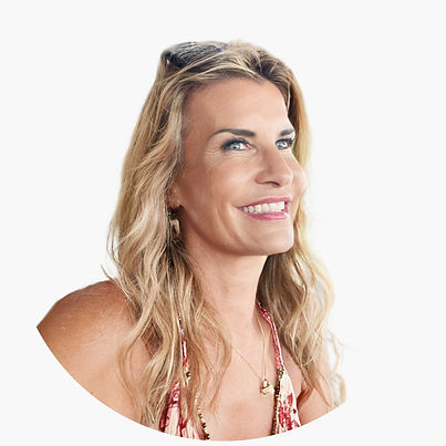 Jana Tulum weiss Hintergrund_edited.jpg