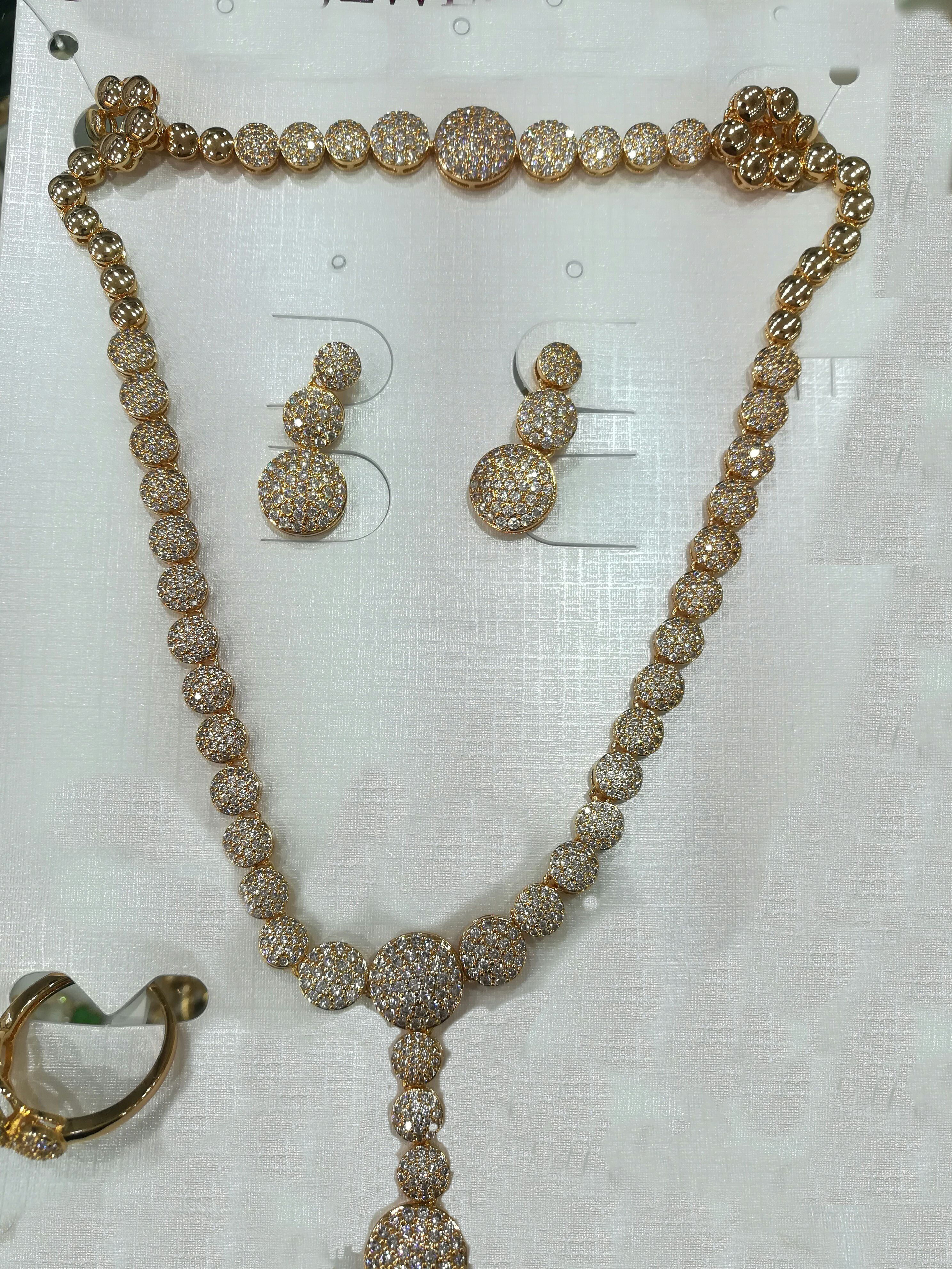 طقم بلاتين مطلي ذهب