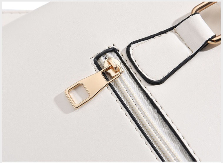 Thumbnail: Iara pocket zipper