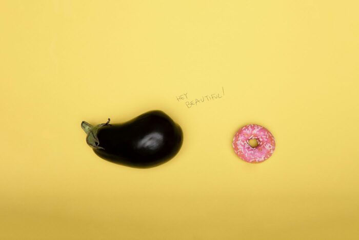 tinder vs bumble. What is the best dating app. Image: aubergine and doughnut