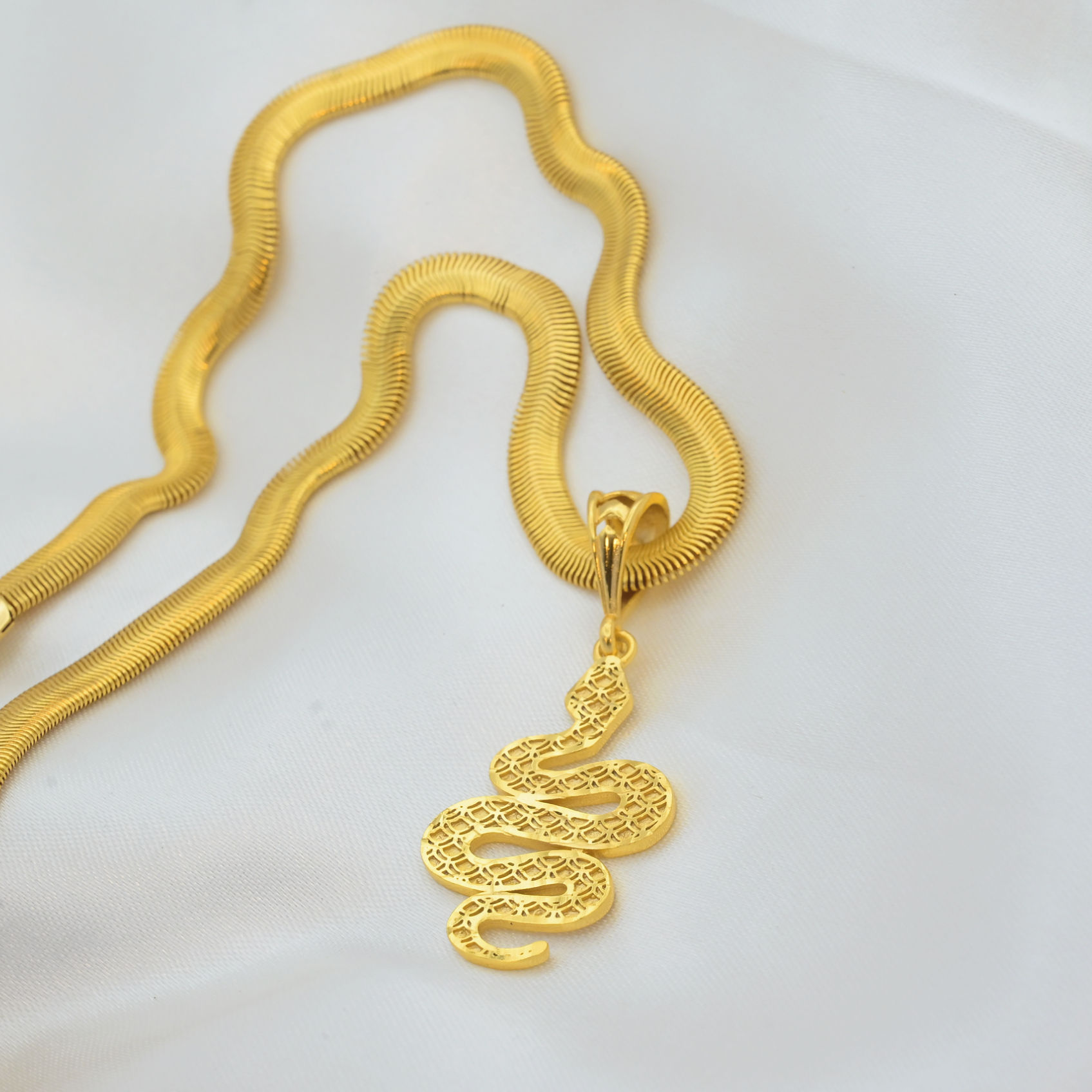 Golden Serpent Chain Pendant Set
