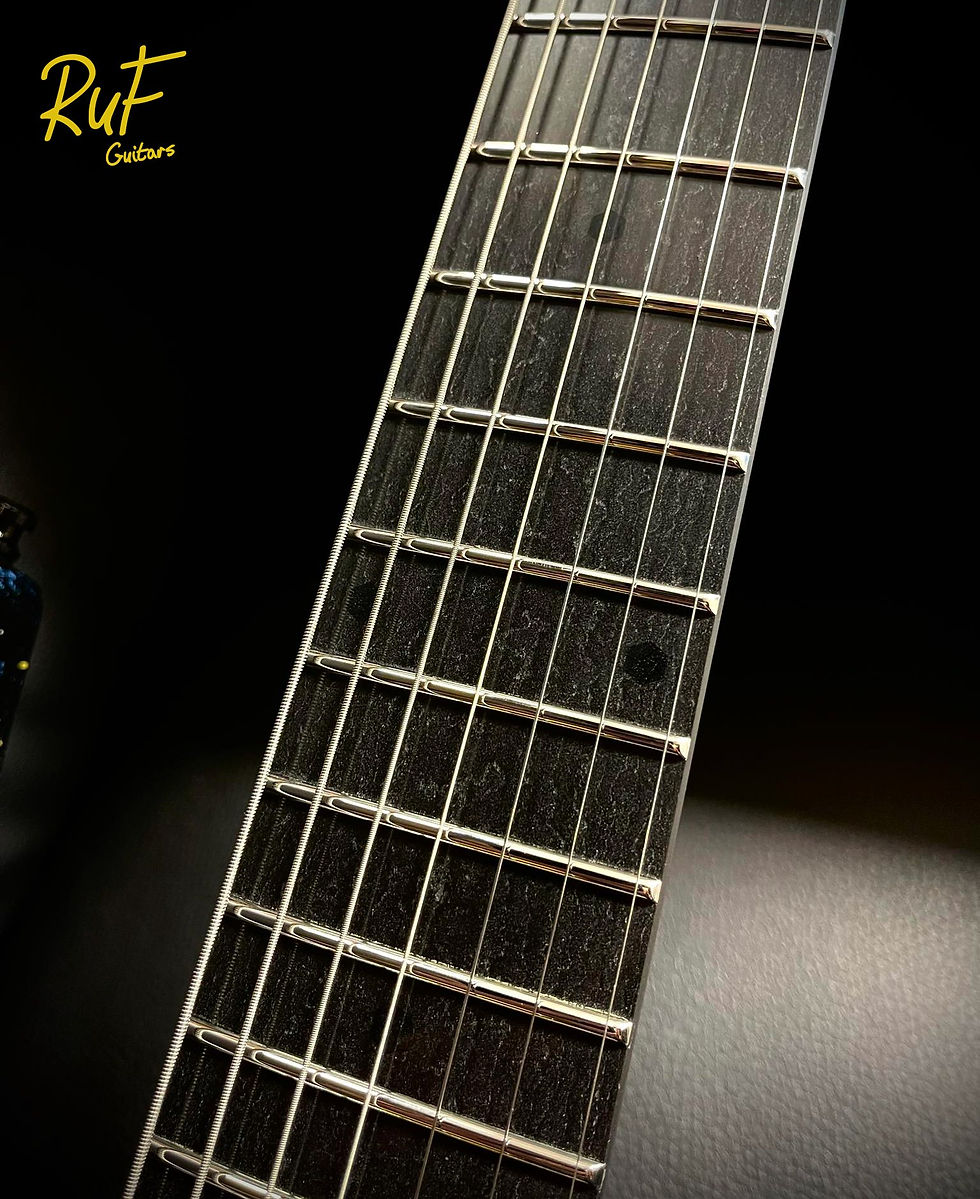 Thumbnail: Schrödinger 7 Black with Splatter Satin