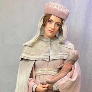 692a Lady Gwynneth mit Mantel