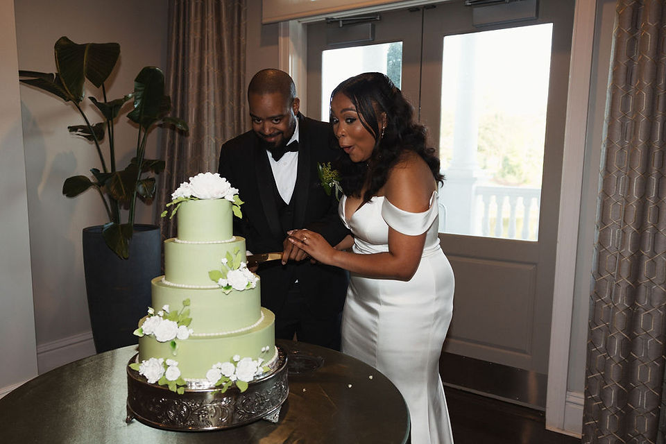 Huntsville wedding photographer, Huntsville Alabama wedding, Huntsville Botanical Garden, summer wedding, class wedding style