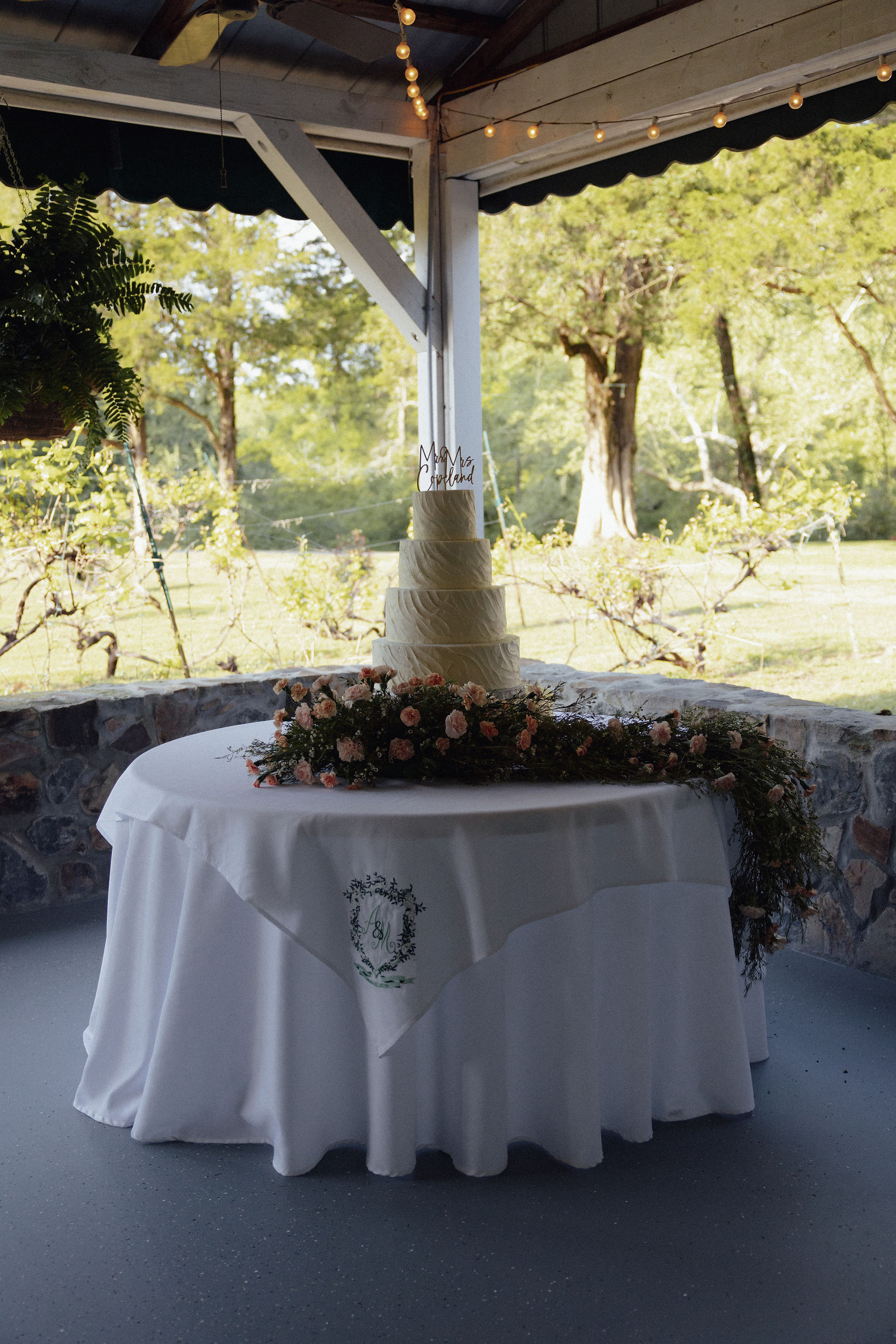 Huntsville Alabama Wedding Venue Creekside at Collier's End Wedding Photographer Spring Wedding Reception
