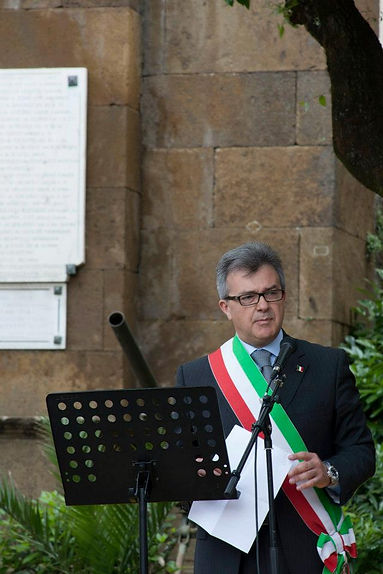 Monumento ai caduti.jpg