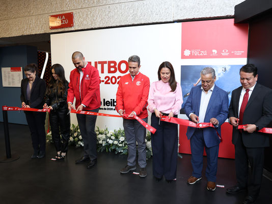 FUTBOL 1986-2026: Annie Leibovitz llega a Centro Tolzú.