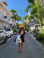 A girl Shopping in Saint Barths