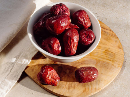 How Dates Can Help You Prep for Labor Naturally